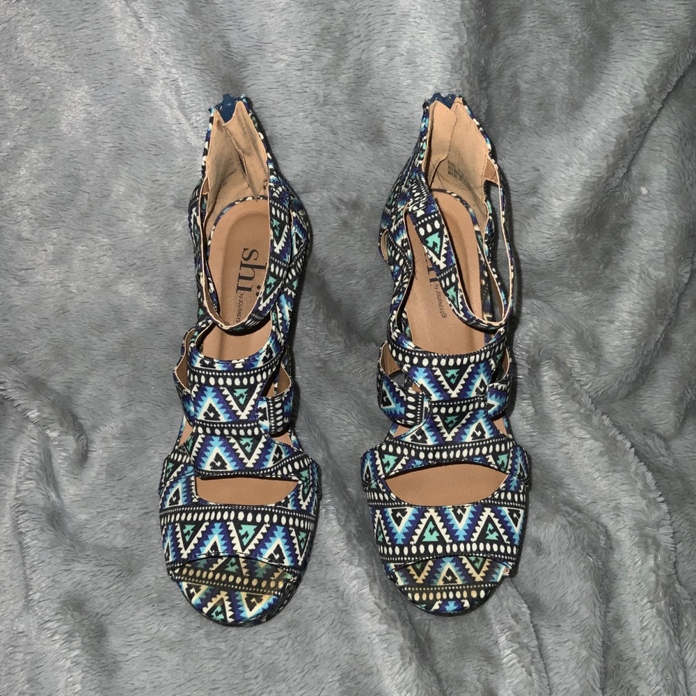 Blue wedges